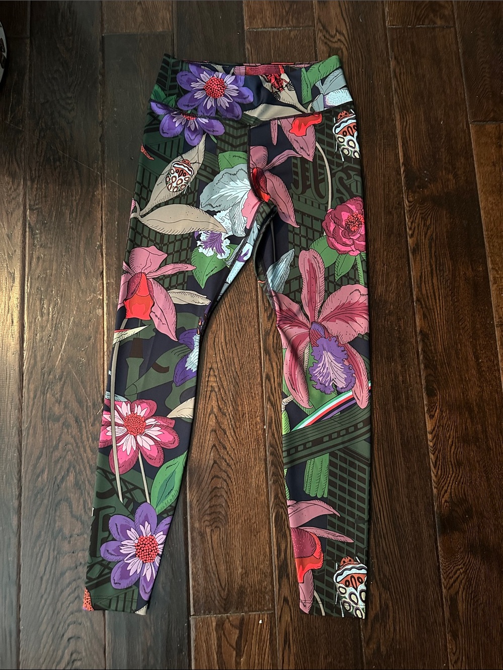 Nike Women's Dark Floral Print Leggings with Pink & Purple Blooms